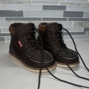 Levi's toddler/youth brown boots size 11